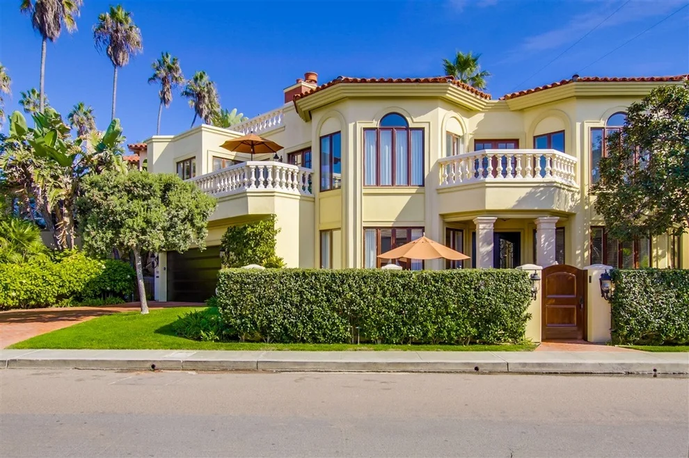 Unit for sale at 7025 Neptune Pl, La Jolla, CA 92037