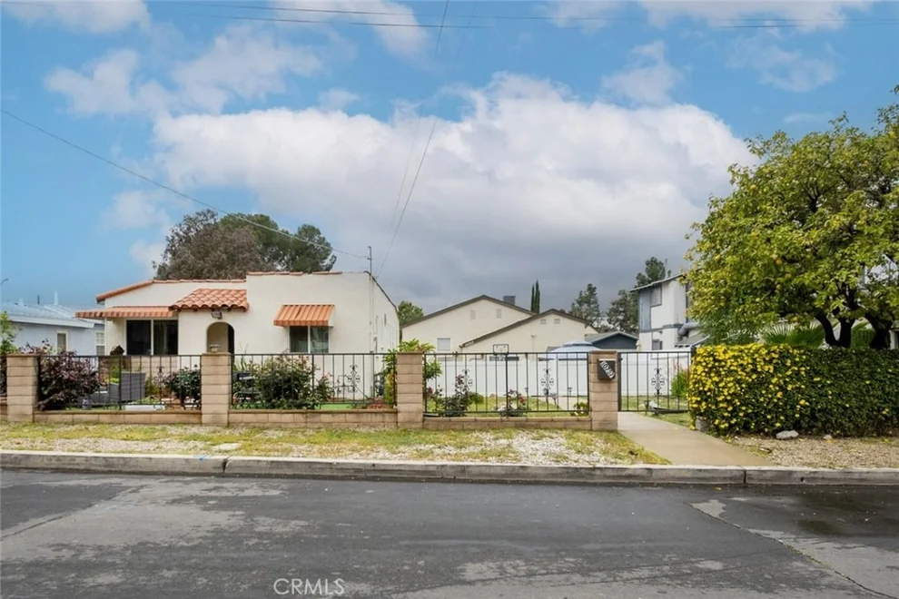 Unit for sale at 10759 10757 10757 Nassau Avenue, Sunland, CA 91040
