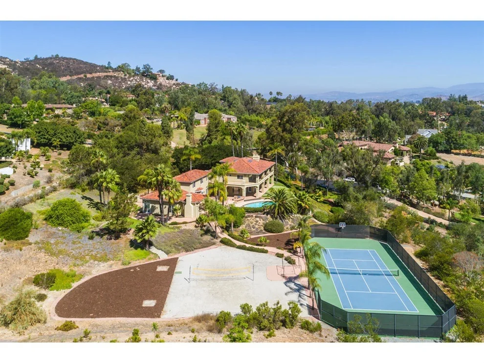 Unit for sale at 13591 Ranch Creek Ln, Poway, CA 92064