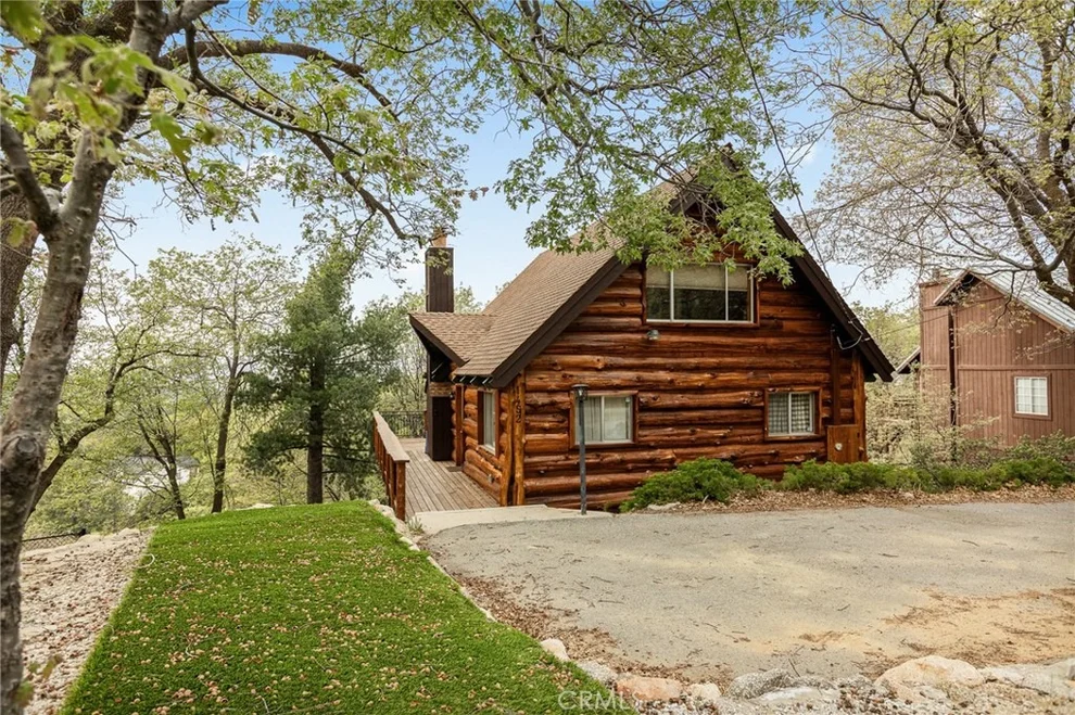 Unit for sale at 1452 Golden Rule, Lake Arrowhead, CA 92352