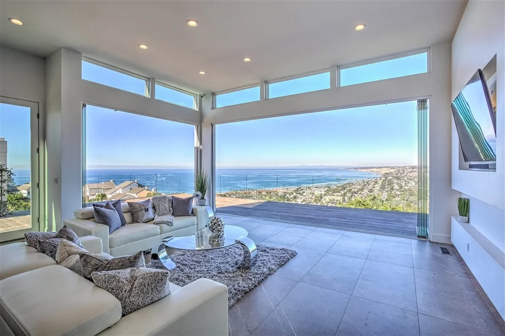Unit for sale at 7546 Caminito Avola, La Jolla, CA 92037
