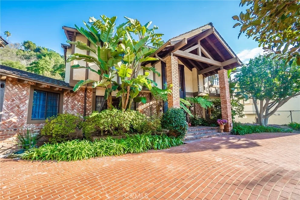 Unit for sale at 9756 Suffolk Drive, Los Angeles, CA 90210