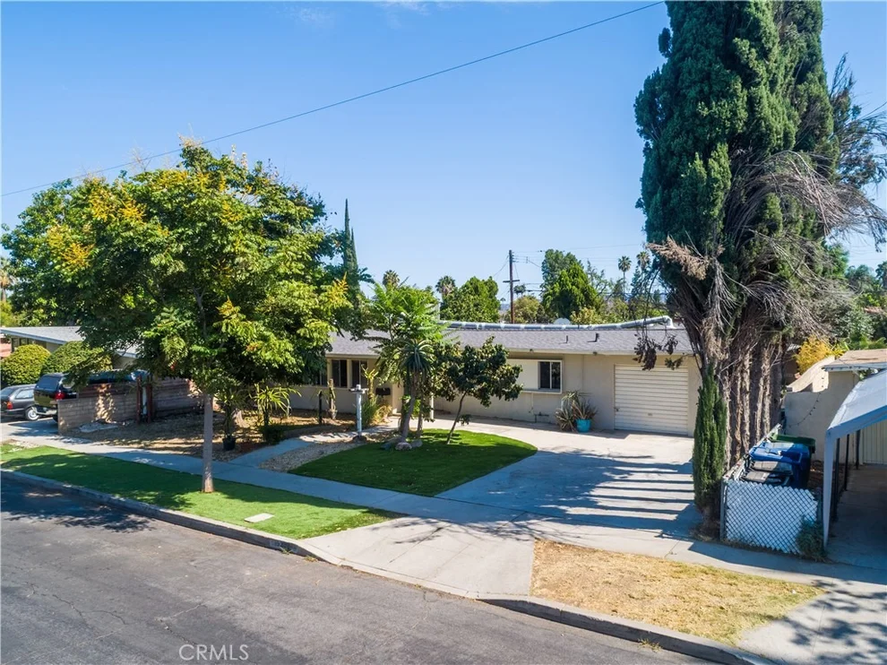 Unit for sale at 19338 Elkwood Street, Reseda, CA 91335
