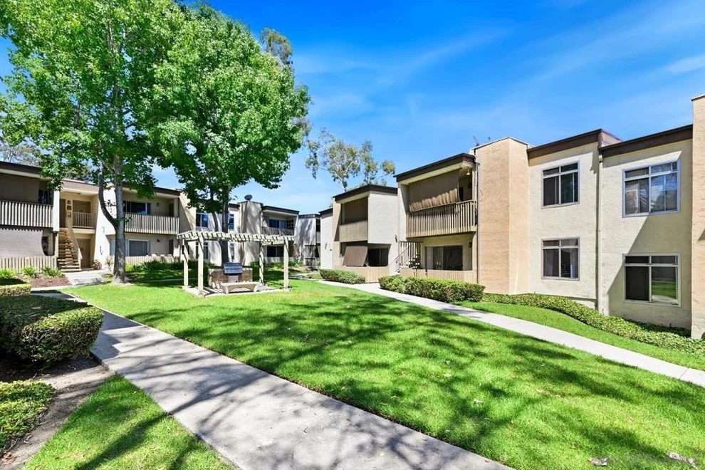 Unit for sale at 432 Edgehill Ln, Oceanside, CA 92054