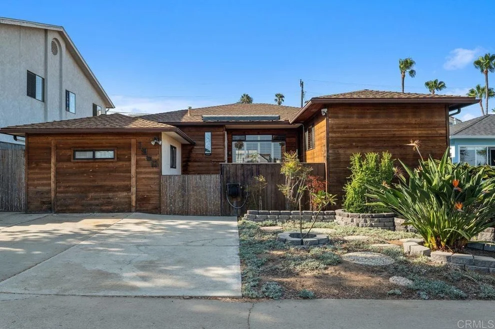 Unit for sale at 1960 Emerald Street, San Diego, CA 92109
