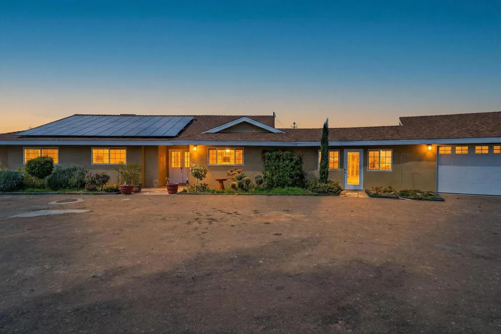 Unit for sale at 58476 Joshua Lane, Yucca Valley, CA 92284
