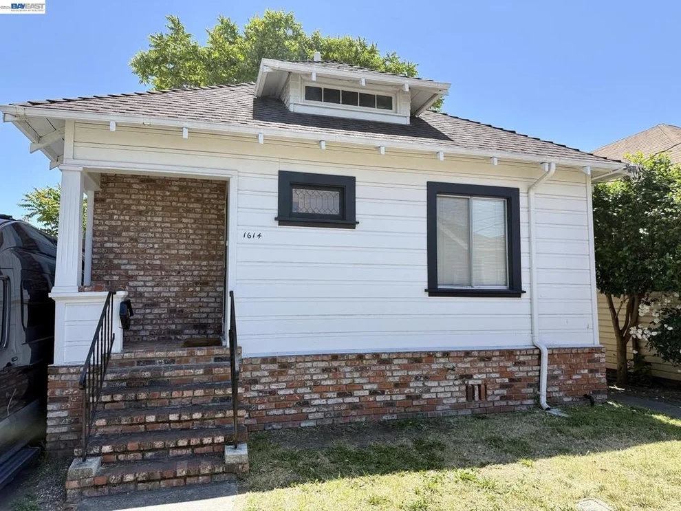 Unit for sale at 1614 Gould Ct, Alameda, CA 94501