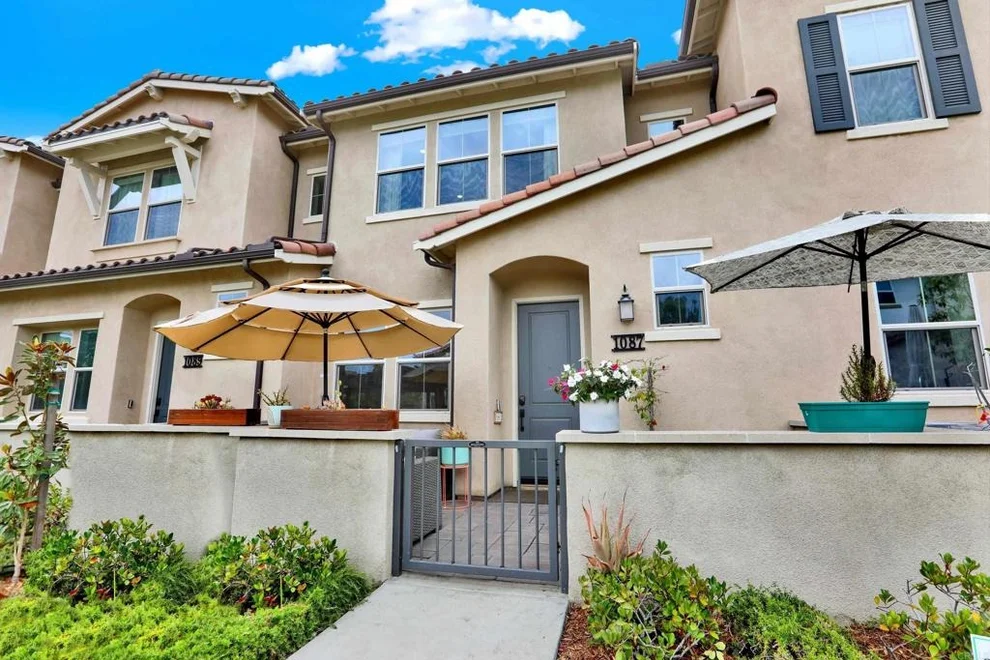 Unit for sale at 1087 Delpy View, Vista, CA 92084