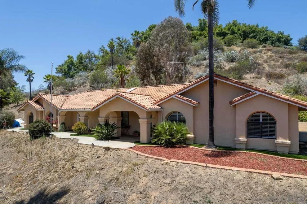 Unit for sale at 29828 Margale Lane, Vista, CA 92084
