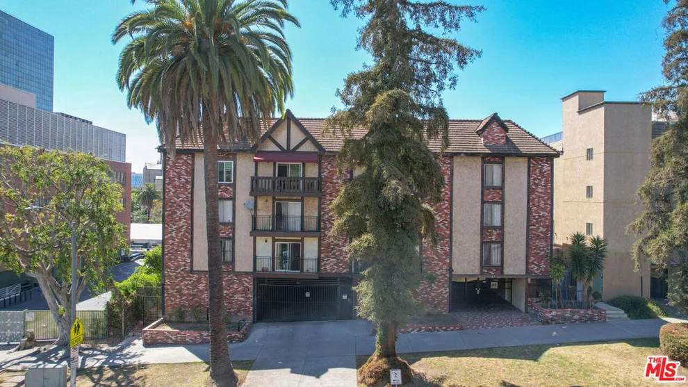 Unit for sale at 525 La Fayette Park Place, Los Angeles, CA 90057