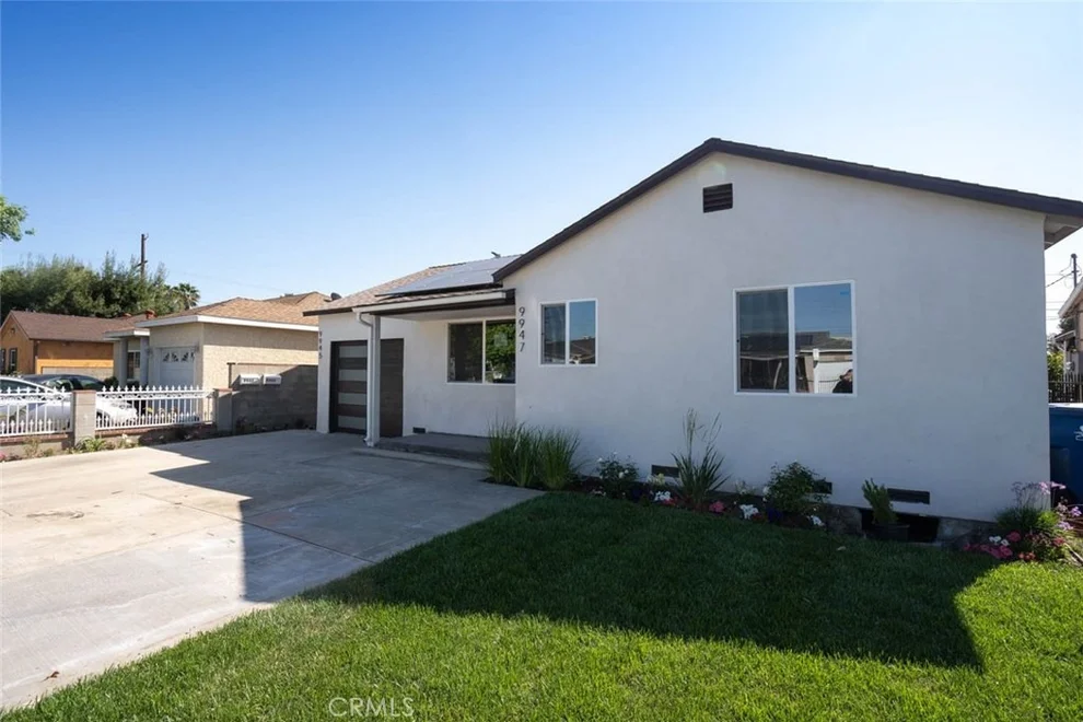 Unit for sale at 9947 9945 Vena Avenue, Arleta, CA 91331