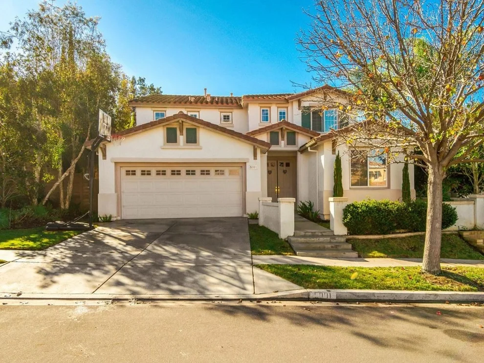 Unit for sale at 5001 Manor Ridge Ln, San Diego, CA 92130