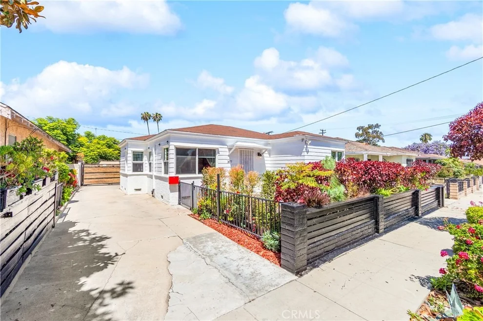Unit for sale at 1477 Lemon Avenue, Long Beach, CA 90813