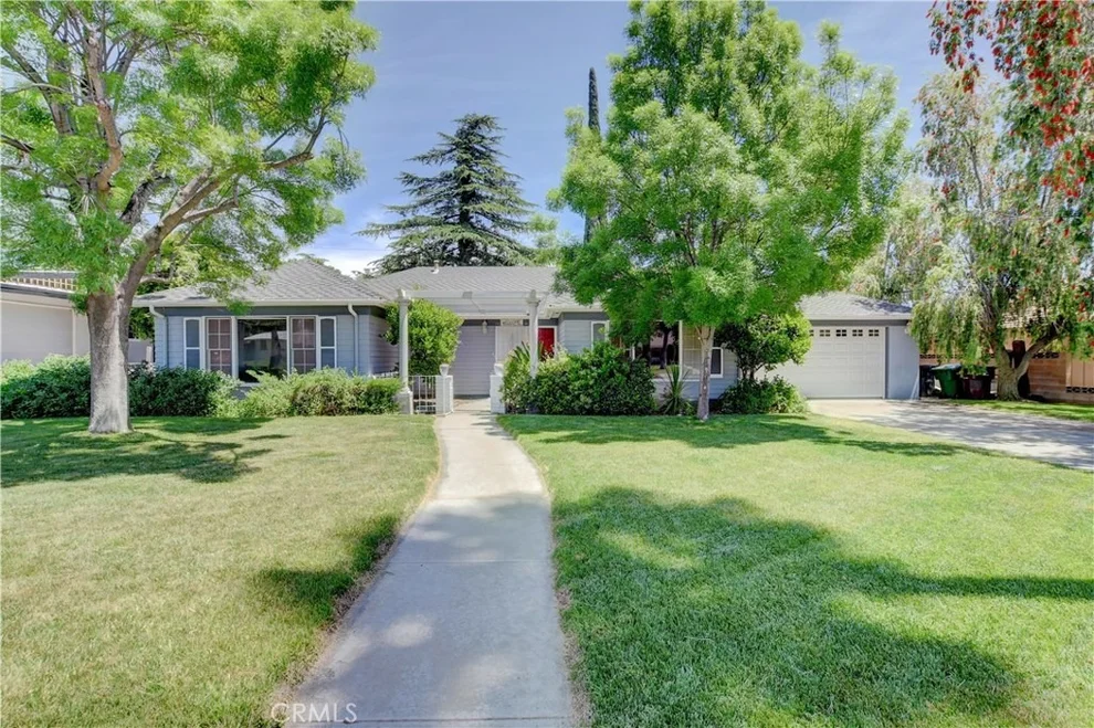 Unit for sale at 924 Dorothy Anna Drive, Banning, CA 92220