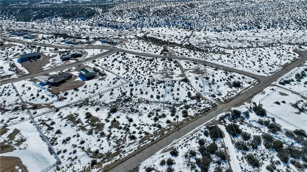 Unit for sale at 7877 Capelin Road, Phelan, CA 92371