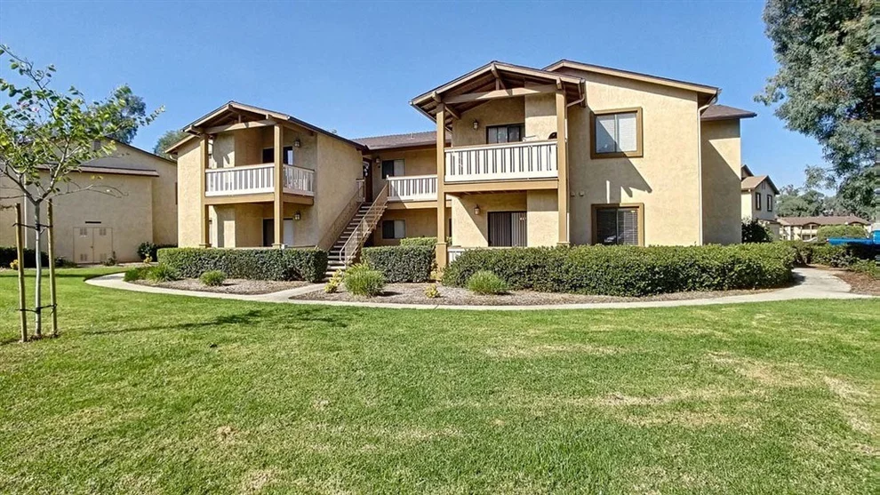 Unit for sale at 1423 Graves Ave, El Cajon, CA 92021