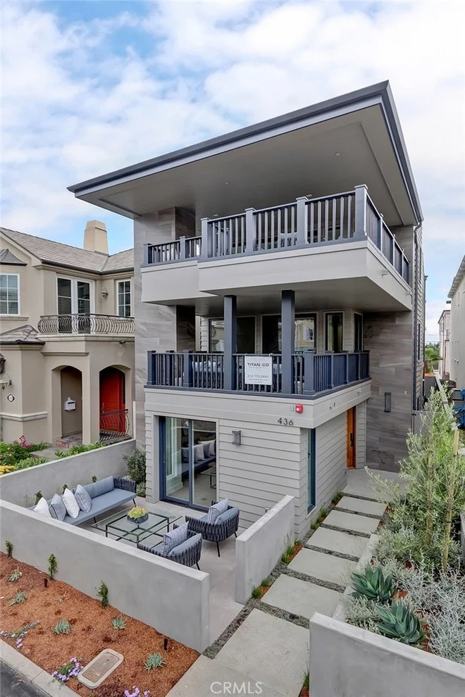 Unit for sale at 436 27th Street, Manhattan Beach, CA 90266