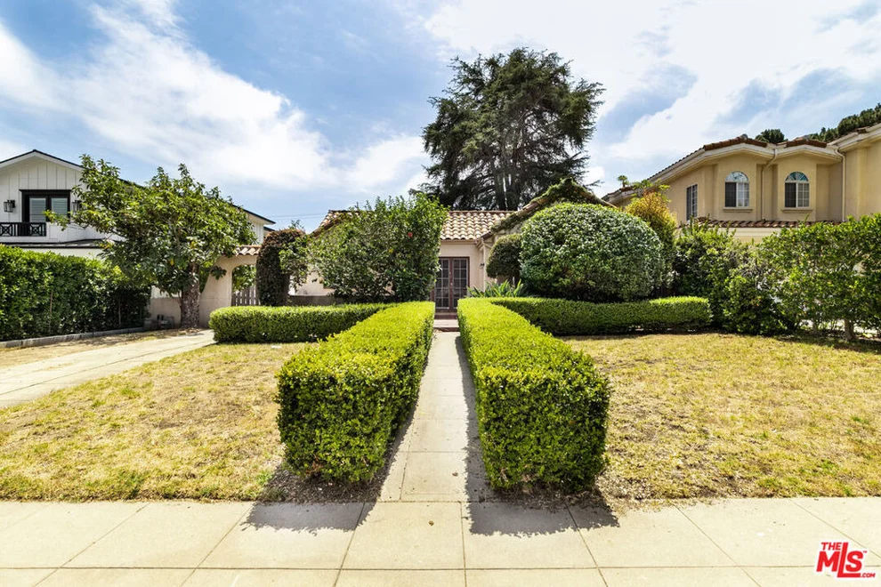 Unit for sale at 422 18th Street, Santa Monica, CA 90402