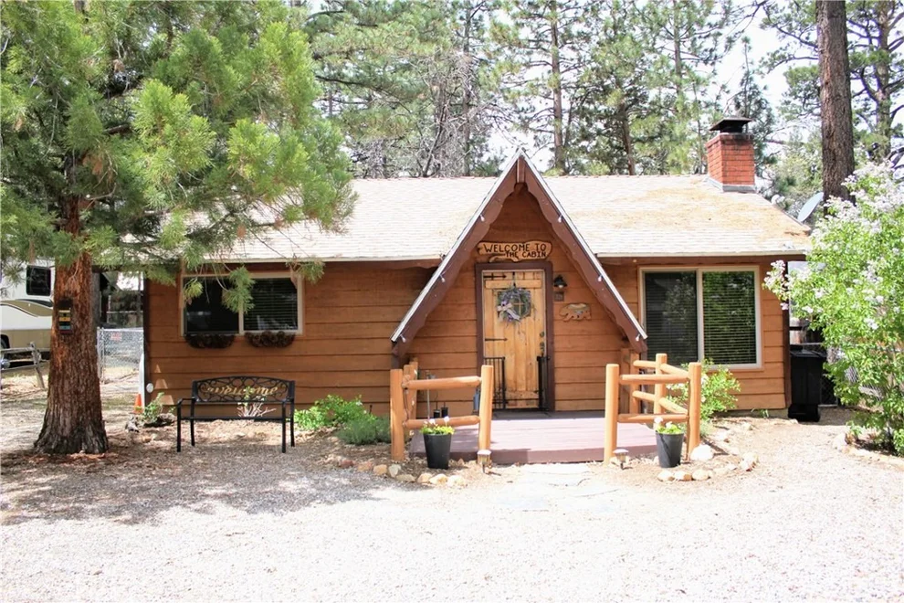 Unit for sale at 328 Wabash, Sugarloaf, CA 92386