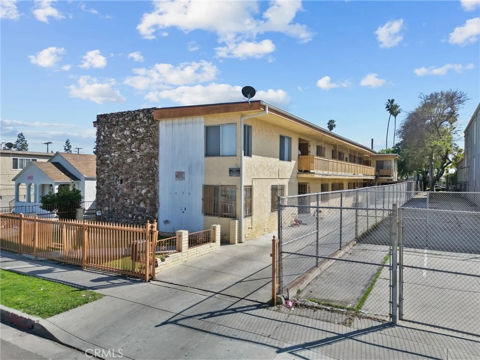 Unit for sale at 1036 W 95th, Los Angeles, CA 90044
