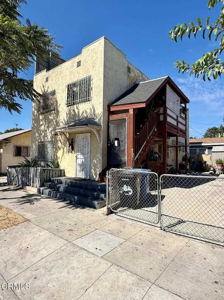 Unit for sale at 583 W Avenue 26, Los Angeles, CA 90065