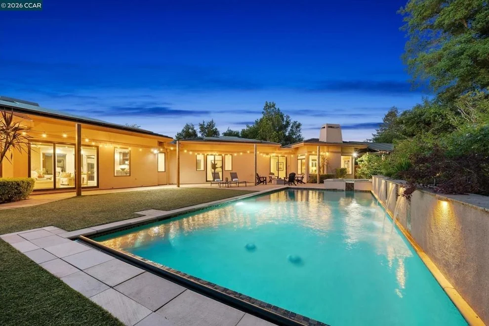 Unit for sale at 1 Gardiner Ct, Orinda, CA 94563