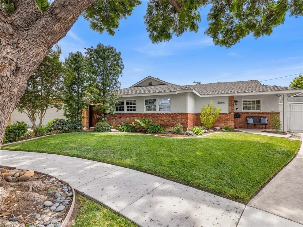 Unit for sale at 3444 Knoxville Avenue, Long Beach, CA 90808