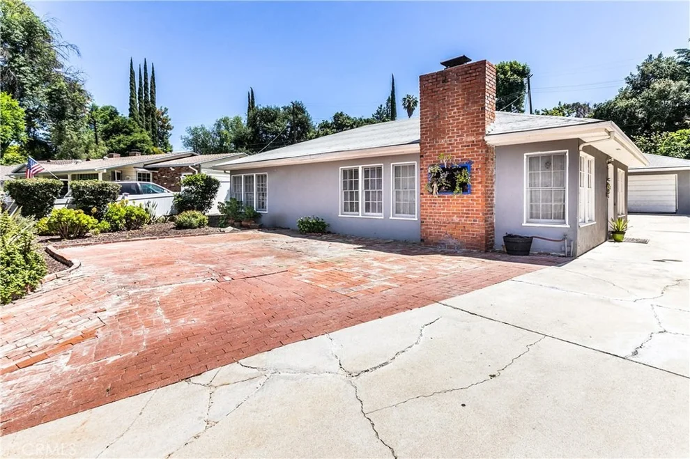 Unit for sale at 22054 Independencia Street, Woodland Hills, CA 91364