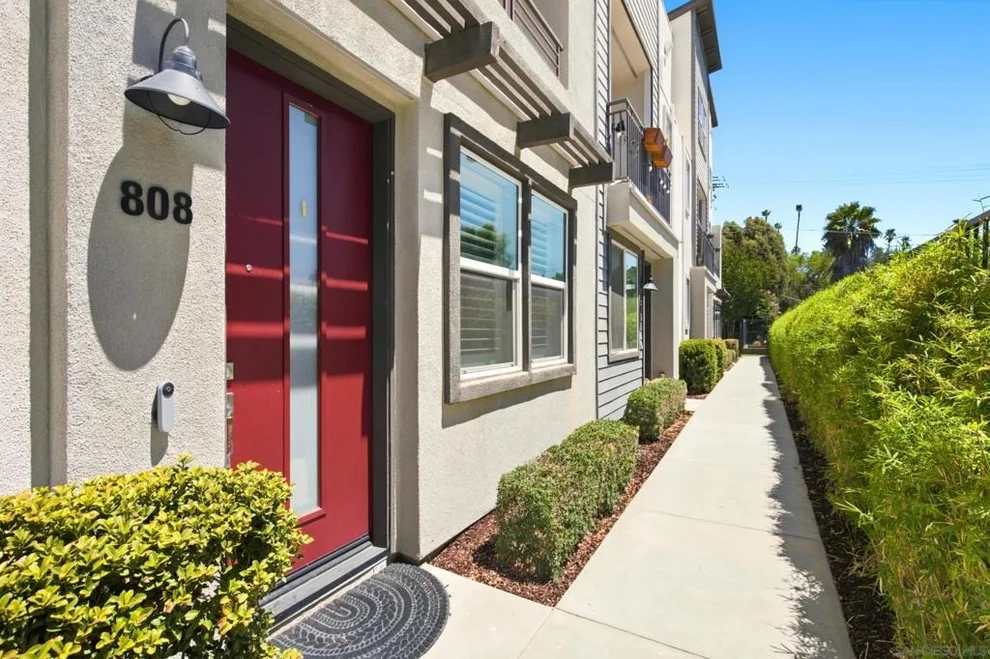 Unit for sale at 2572 S Escondido Blvd, Escondido, CA 92025