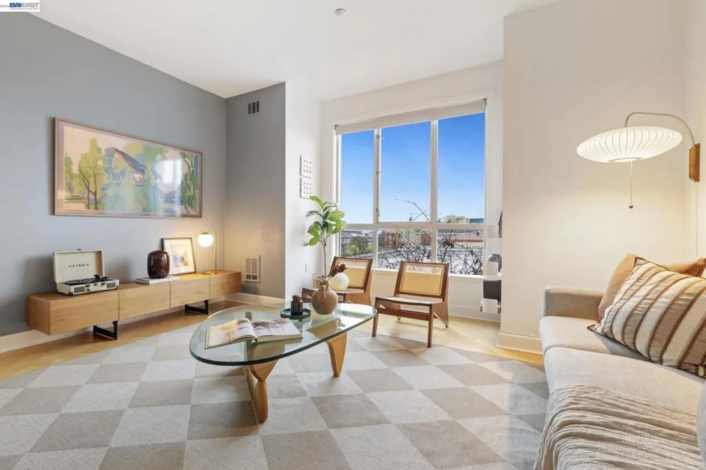 Unit for sale at 585 9th St, Oakland, CA 94607