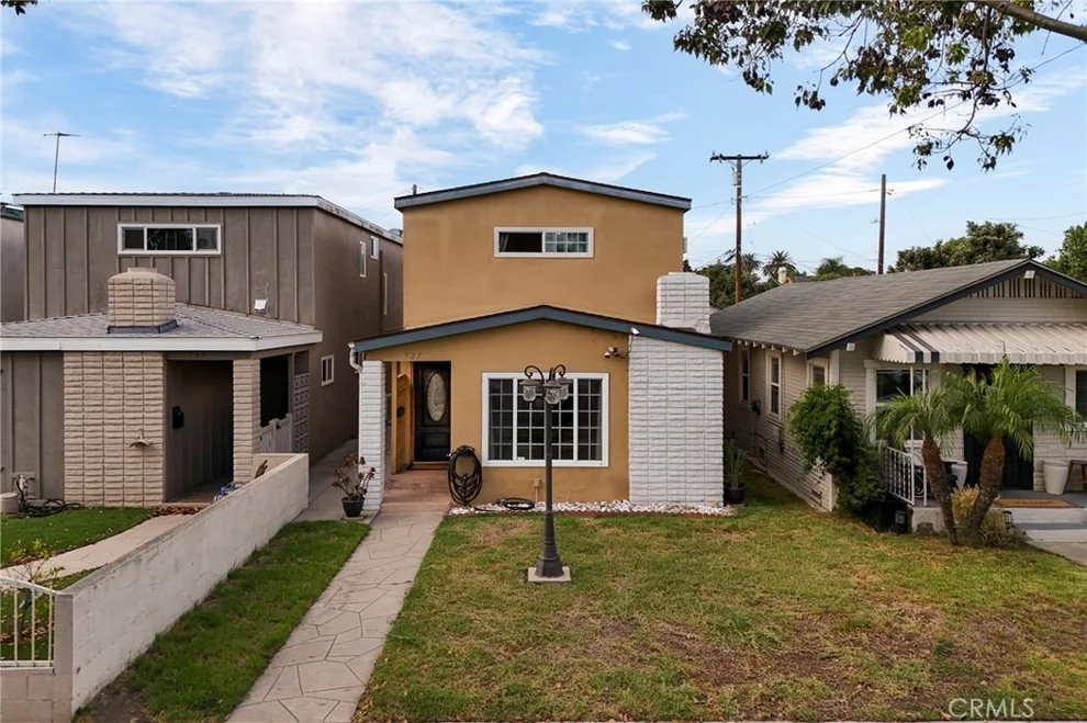 Unit for sale at 727 W Hill, Long Beach, CA 90806