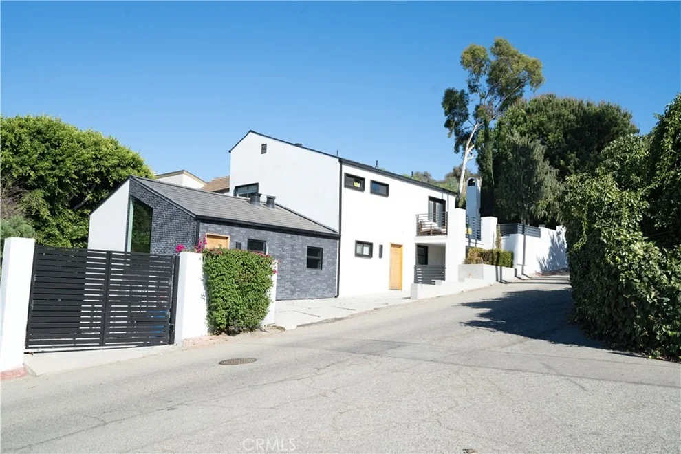 Unit for sale at 2650 Lisco Place, Los Angeles, CA 90046