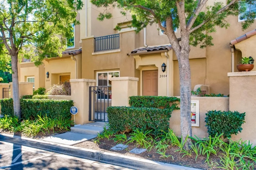 Unit for sale at 2004 Caminito De La Cruz, Chula Vista, CA 91913