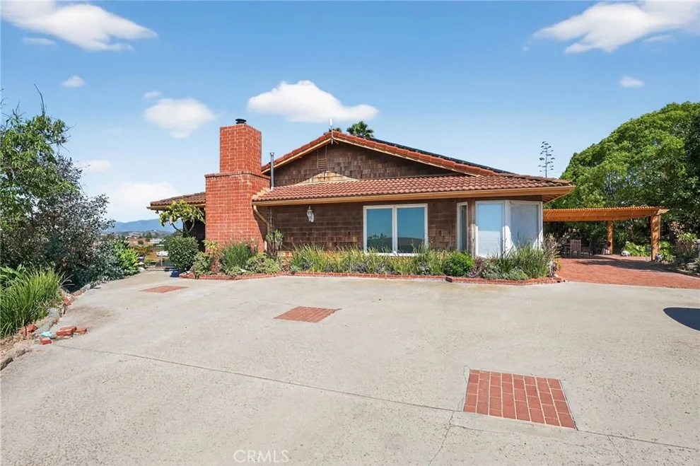 Unit for sale at 10085 W Lilac, Escondido, CA 92026