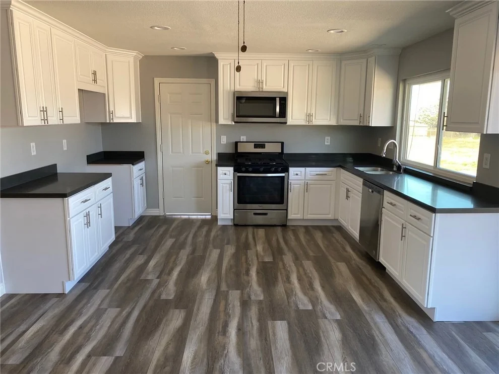 Unit for sale at 7521 Oxford Avenue, Hesperia, CA 92345