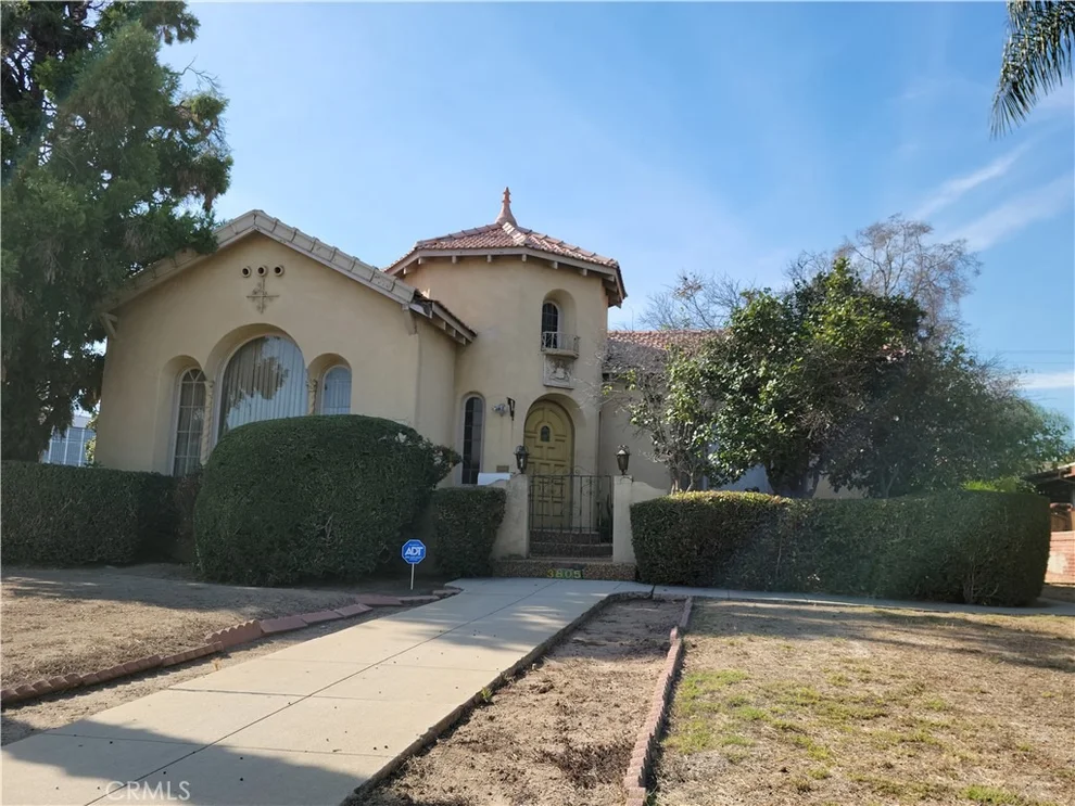 Unit for sale at 3805 Linden Avenue, Long Beach, CA 90807