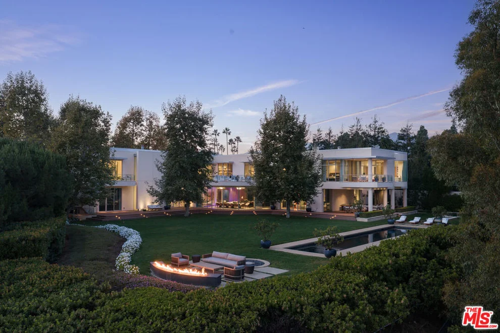 Unit for sale at 652 Chautauqua Boulevard, Pacific Palisades, CA 90272