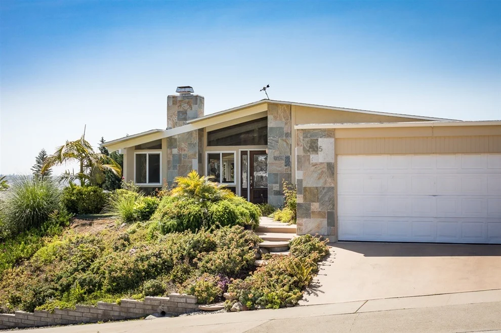 Unit for sale at 2535 San Anselmo, San Diego, CA 92109