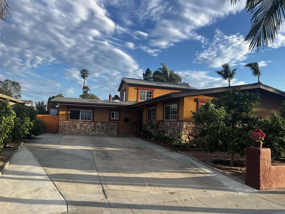 Unit for sale at 2677 Luna Avenue, San Diego, CA 92117