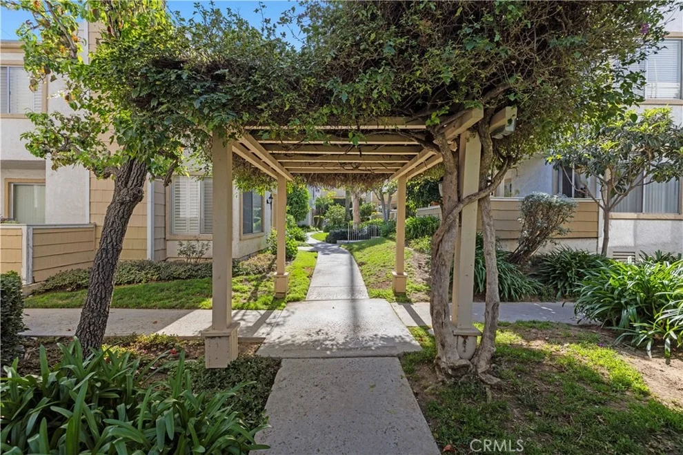 Unit for sale at 18408 Hatteras Street, Tarzana, CA 91356