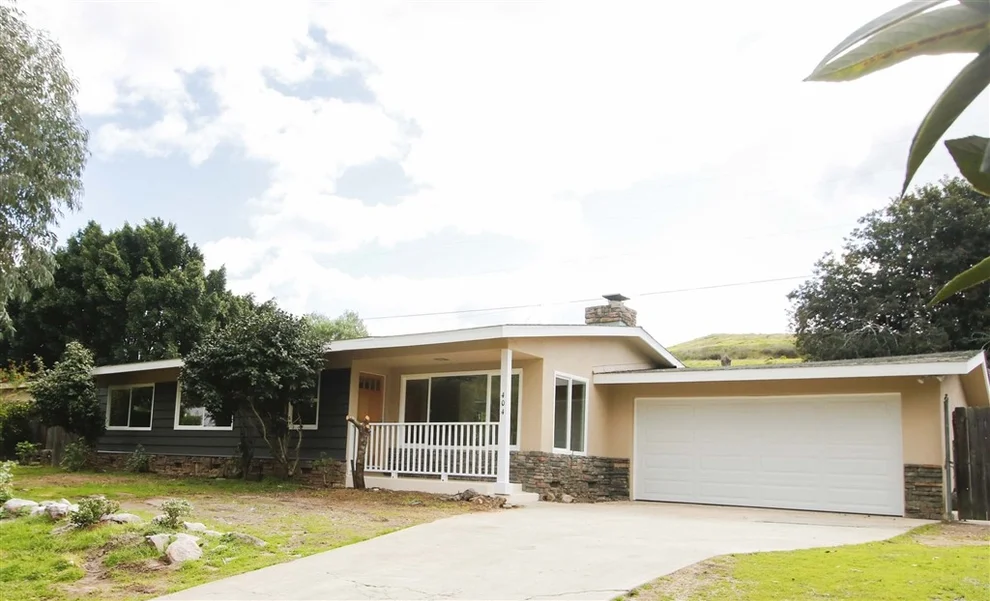 Unit for sale at 404 Country Club Dr, Escondido, CA 92029