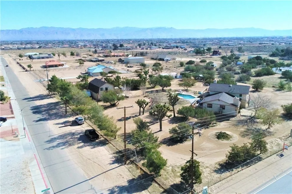 Unit for sale at 8265 Escondido Avenue, Oak Hills, CA 92344
