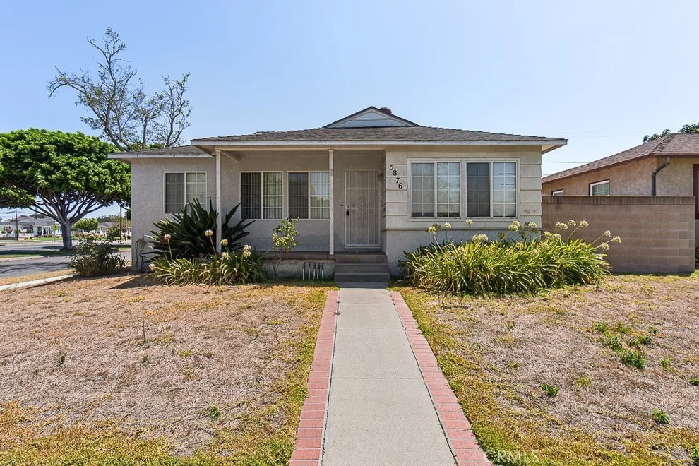 Unit for sale at 5876 Denmead, Lakewood, CA 90713