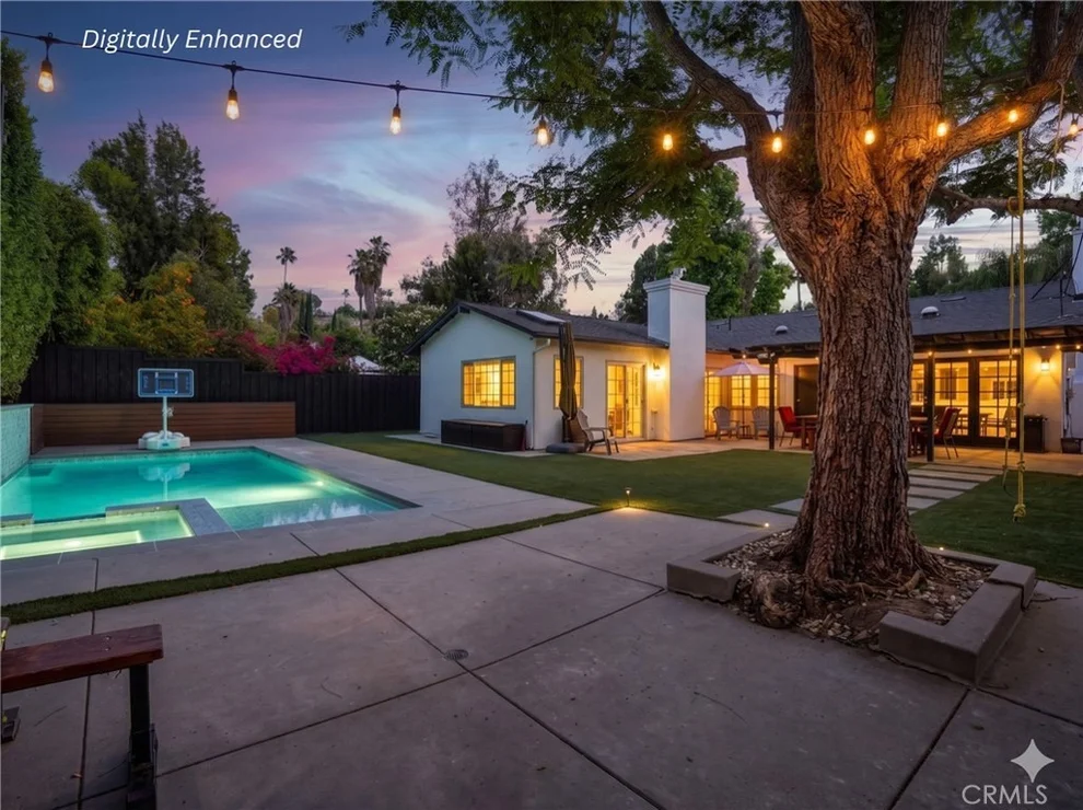 Unit for sale at 22263 Avenue San Luis, Woodland Hills, CA 91364