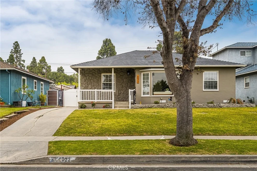 Unit for sale at 6022 Sandwood, Lakewood, CA 90713
