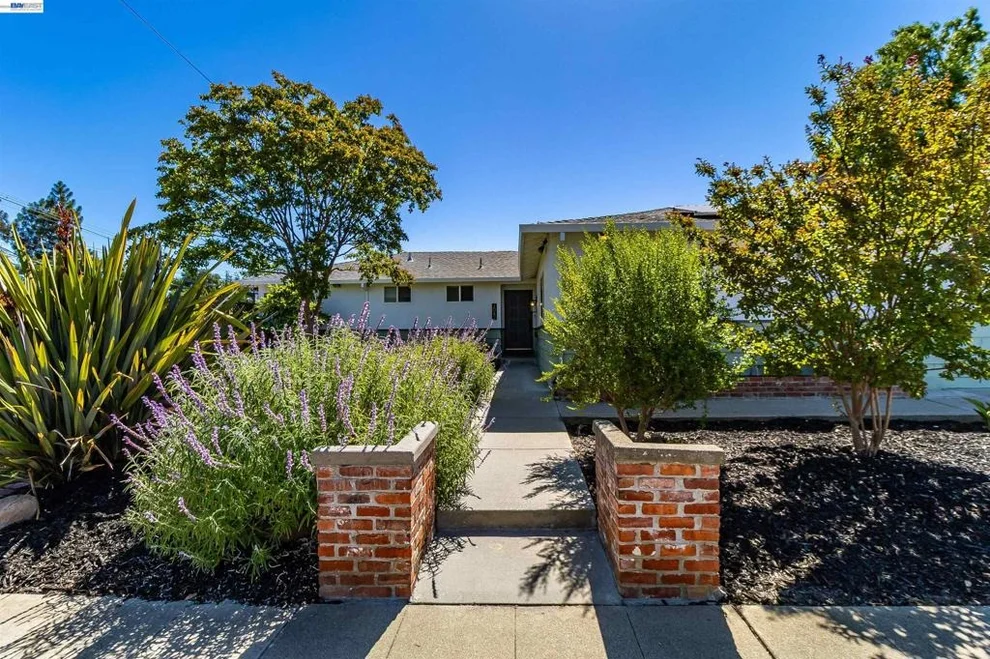 Unit for sale at 1042 Nielsen Lane, Livermore, CA 94550