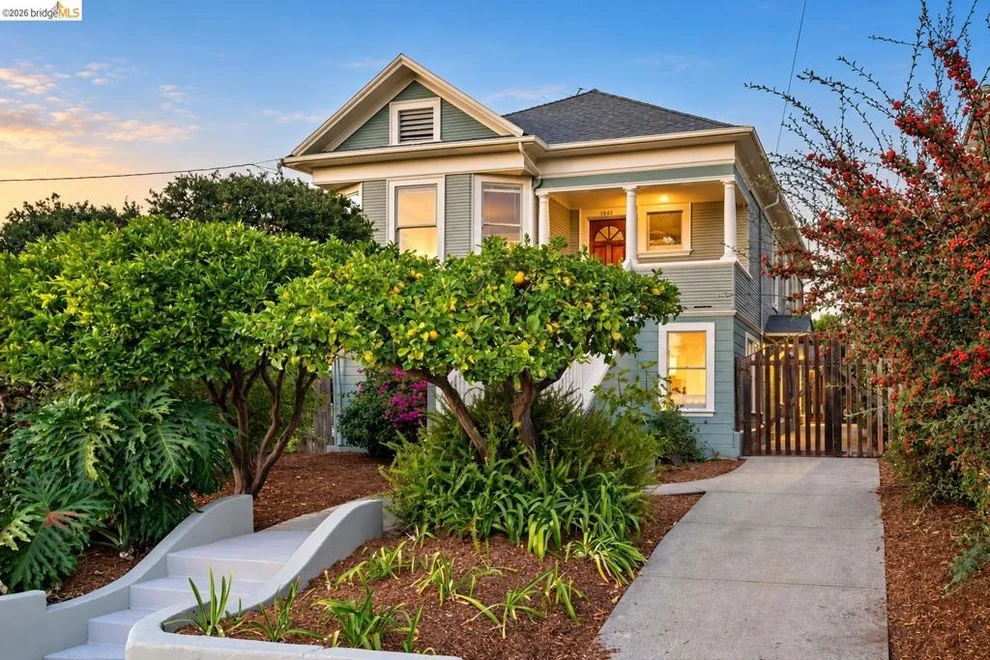 Unit for sale at 1824 E 24Th St, Oakland, CA 94606