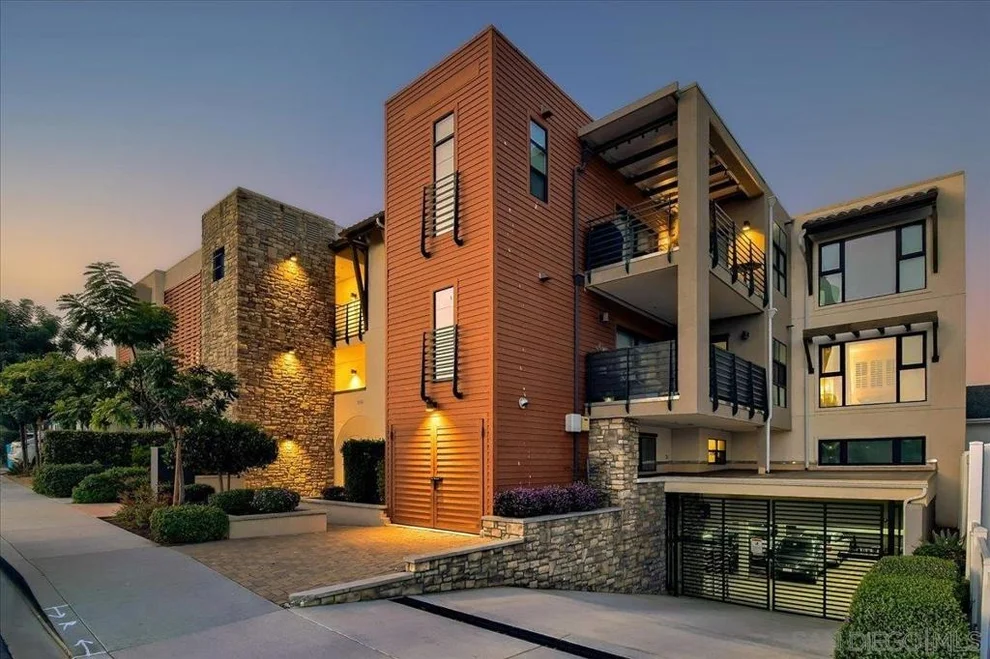 Unit for sale at 3128 Cañon St, San Diego, CA 92106