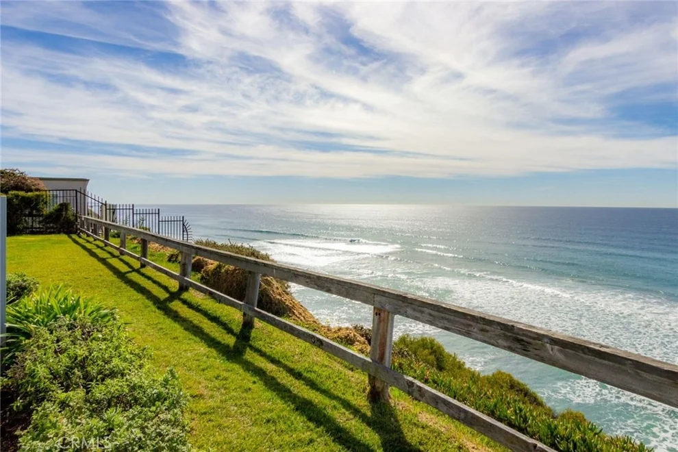 Unit for sale at 940 Sealane Drive, Encinitas, CA 92024