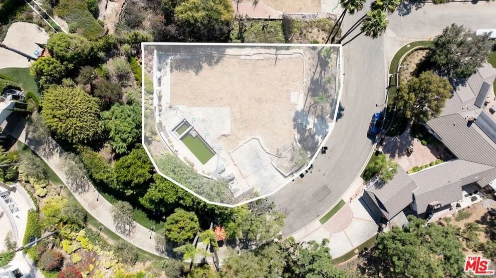 Unit for sale at 1322 Las Pulgas Road, Pacific Palisades, CA 90272